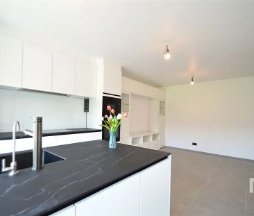 Modern en energiezuinige nieuwbouwwoning in centrum Ieper. - Photo 2