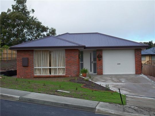 33 Kingfisher Street Kingston TAS 7050 Australia - Photo 1