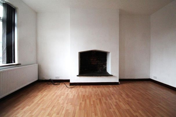 3 bedroom end of terrace house to rent - Photo 1