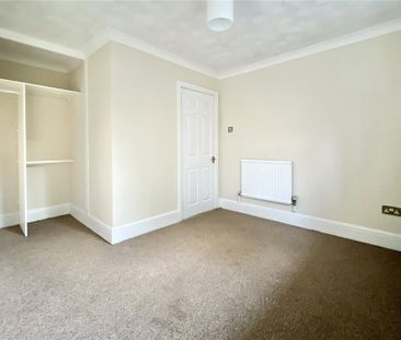 2 bedroom maisonette to rent - Photo 3