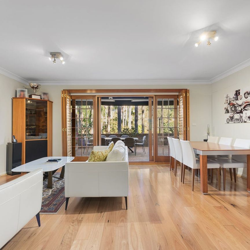 Renovated townhouse in exclusive resort style complex - Photo 1