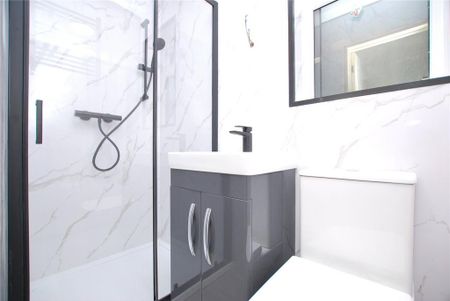 1 bedroom house of multiple occupation to rent - Photo 4