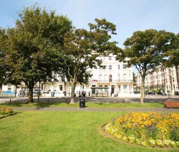 Palmeira Square, Hove, BN3 2FA 1 bedroom flat to rent - Photo 1