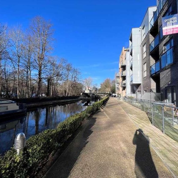 The Embankment, Nash Mills Wharf, HP3 - Photo 1