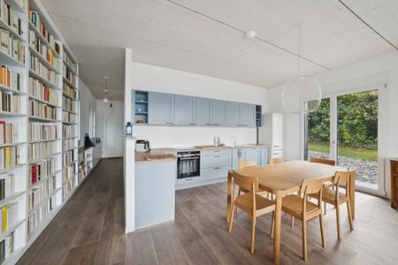 Detached house with direct access to the water - Photo 3