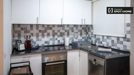 valencia, Valencian Community 46022 - Photo 3