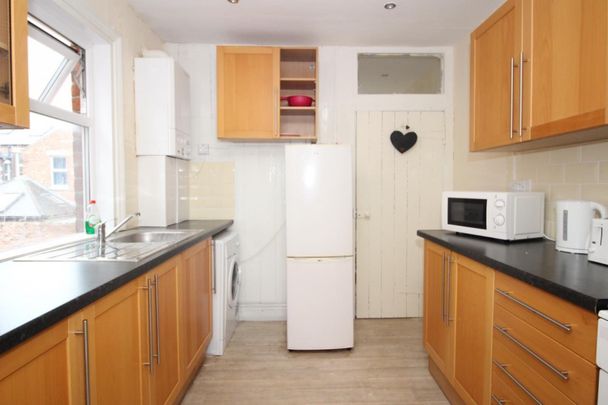 3 bedroom Student Flat to rent in Coniston Avenue, Jesmond, Newcastle upon Tyne, NE2 - Photo 1