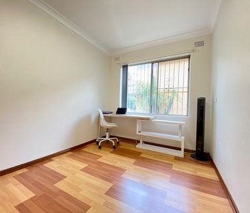 Furnished 2 bedroom unit - Photo 6