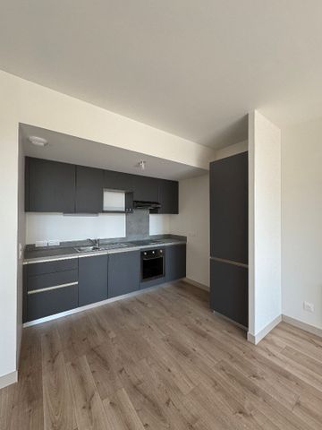 Location Appartement 4 pièces 118m² - Photo 2