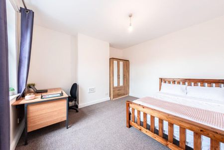 5 bedroom terraced house to rent - Photo 3