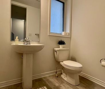 For Lease - 1368 William Halton Parkway, Oakville, Ontario - Photo 5