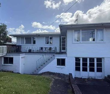 Spacious 3-Bedroom Home with Large outdoor space Lawn Mowing Included - Photo 5