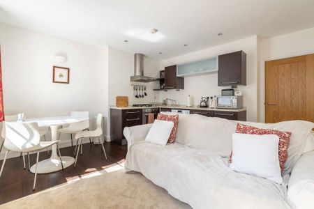 1 bedroom flat to rent - Photo 3