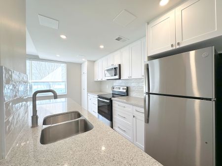For Lease - 300 St Clair Avenue Unit# 202, Toronto, Ontario - Photo 4