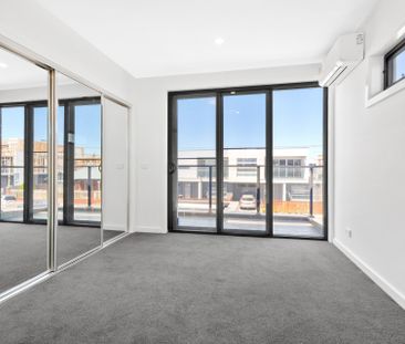 1/1 Swan Walk, CHELSEA, VIC, 3196 - Photo 2