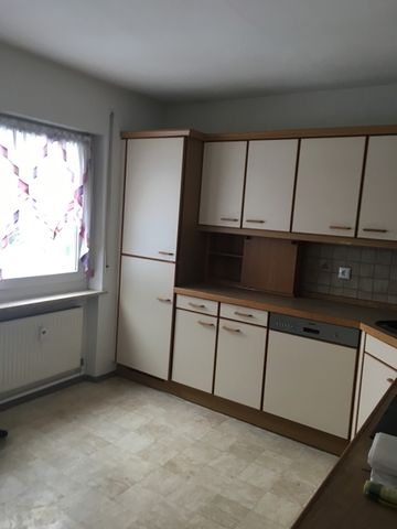 Helle und ruhige 3 Zim. Wohnung mit großem Balkon - Photo 2