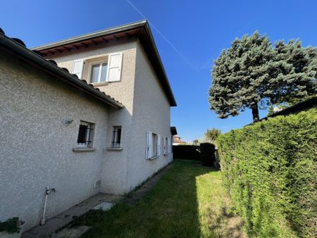LOCATION - MIONS - CENTRE VILLAGE - MAISON 4 CHAMBRES Mions (69780) - Photo 3