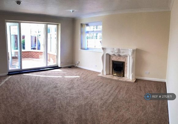 2 bedroom bungalow to rent - Photo 1