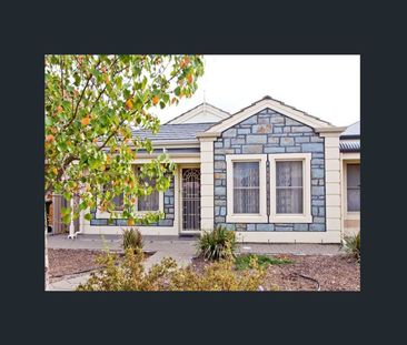 Beautiful Two Bedroom in Great Location - Photo 2