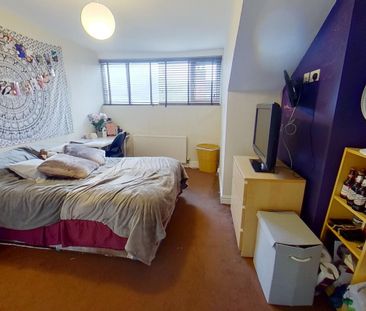 Estcourt Avenue, Headingley - Photo 1