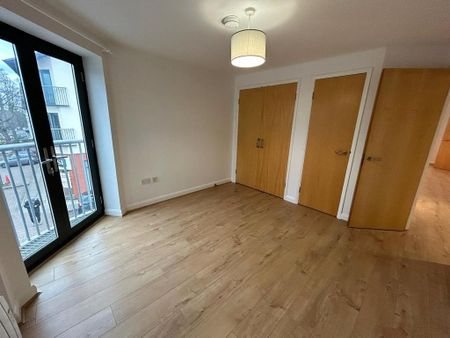 2 bedroom flat to rent - Photo 2