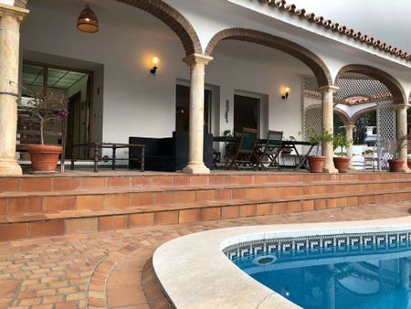 6 bedroom luxury Villa for rent in Benalmádena, Andalusia - Photo 3