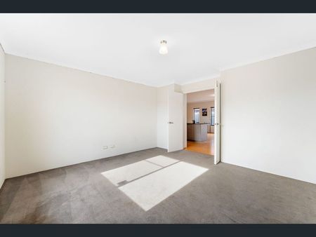 18 Dalmilling Drive, The Vines WA 6069 - House For Rent | Domain - Photo 4