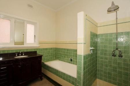 21 Ellesmere Road, Prahran VIC 3181 - House For Rent | Domain - Photo 5