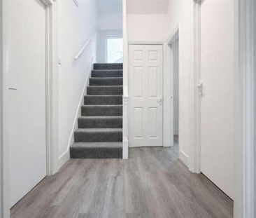 The Slade, London, SE18 - Photo 6