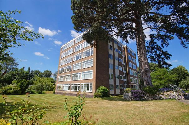 A 1 Bedroom Flat in Charlton Kings GL53 9BQ - Photo 1