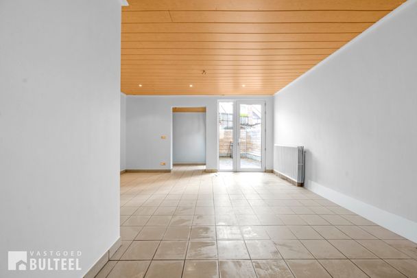 Charmante woning met 2 slaapkamers in het centrum van Belsele - Photo 1