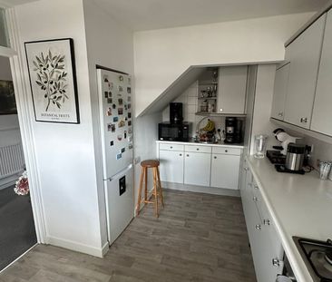 Room in a Shared Flat, Woking Close, SW15 - Photo 6
