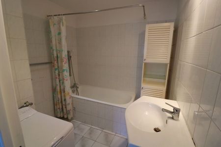 Appartement 2 pièces 42m2 MARSEILLE 8EME 750 euros - Photo 3