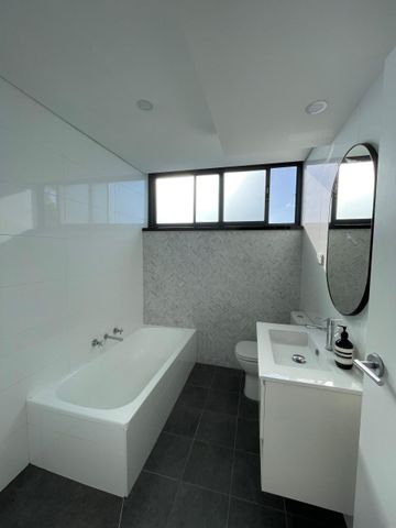 Beautiful Ocean Views on Top Floor of Security Building in Fantastic Location - Photo 5