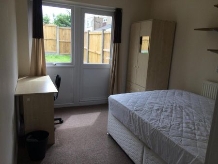 5 bedroom house share to rent - Photo 3
