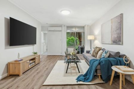 Peaceful serenity with urban convenience - Photo 3