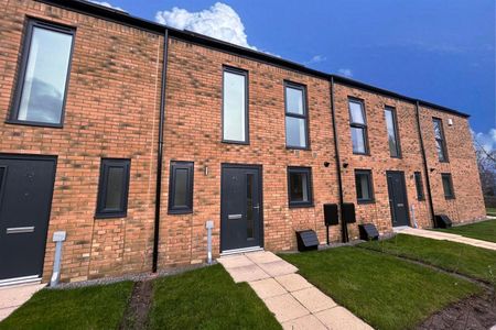 House to Rent: Furlong Way, M6 - Photo 2