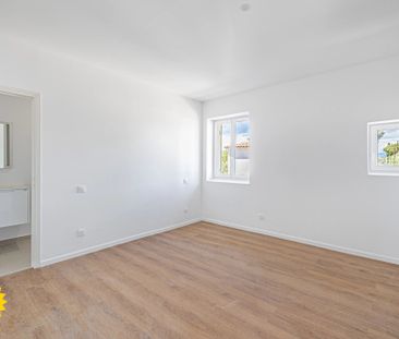 NICE OUEST - 2 PIECES VIDE PARKING TERRASSE - Photo 1