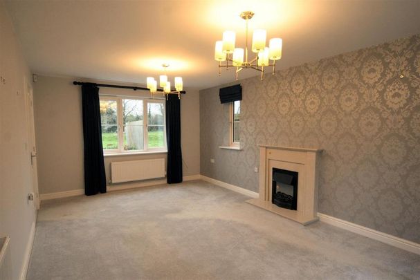 4 bedroom detached house to rent - Photo 1