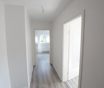 Zweitbezug nach Komplettsanierung - Moderne 2 Raum DG WE mit Garten... - Foto 1