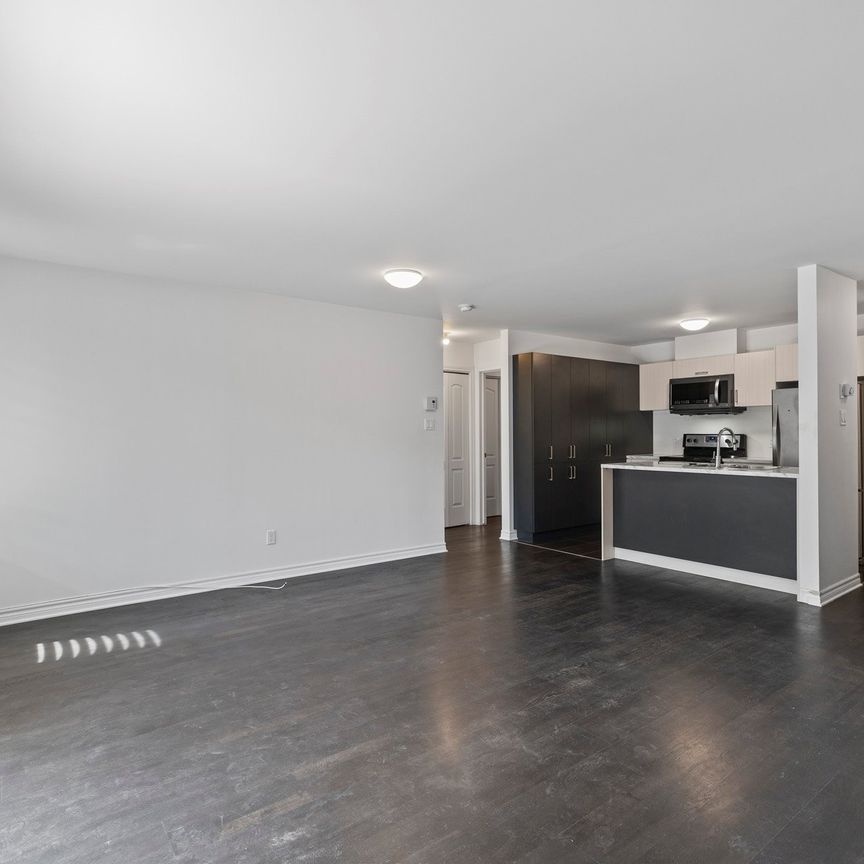 215 Boul. Bouchard, apt. 4 - Photo 1