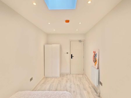 YOHO Stratford Bisson Road - 2b1b room 2 - Photo 4