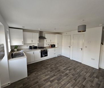 Peterborough - Photo 2