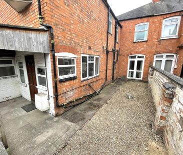 5 bedroom end of terrace house to rent - Photo 4