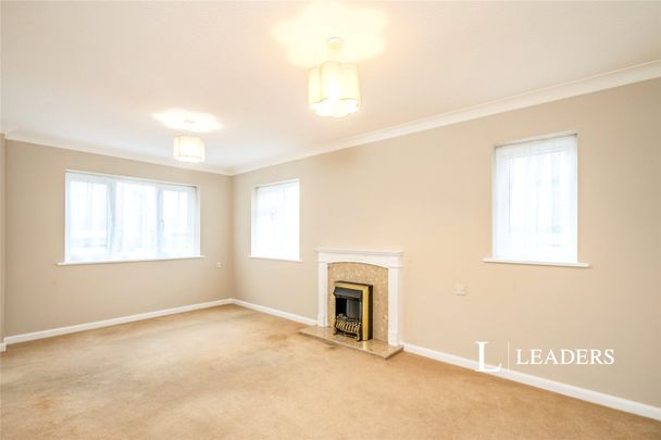 2 bedroom apartment to rent Villa Plage, 154-160 Elmer Road, Bognor Regis, PO22 - Photo 1