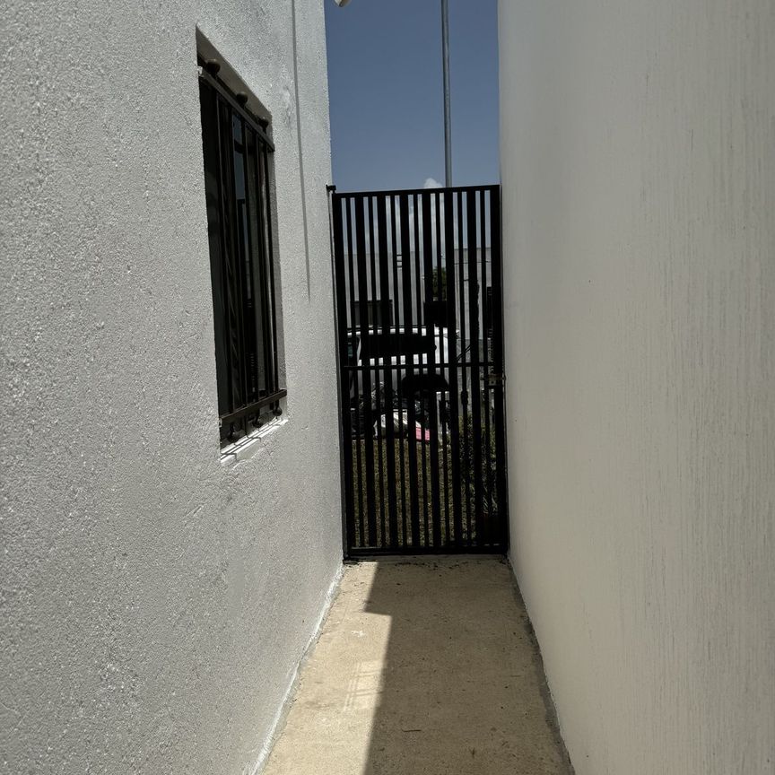 SE RENTA CASA EN LAS AMERICAS - Photo 1
