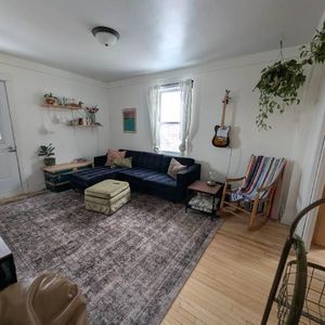 Magnifique 2 Chambre + Salle à mangé avec cachet – St-Sacrement – 1250$/mois (Internet & Stationnement inclus) - Photo 2