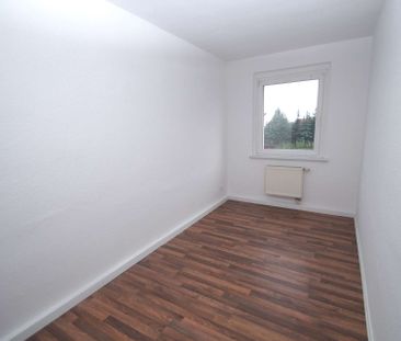 4-Zimmer-Wohnung mit großer Küche und Badewanne, renoviert, ab sofort - Photo 2