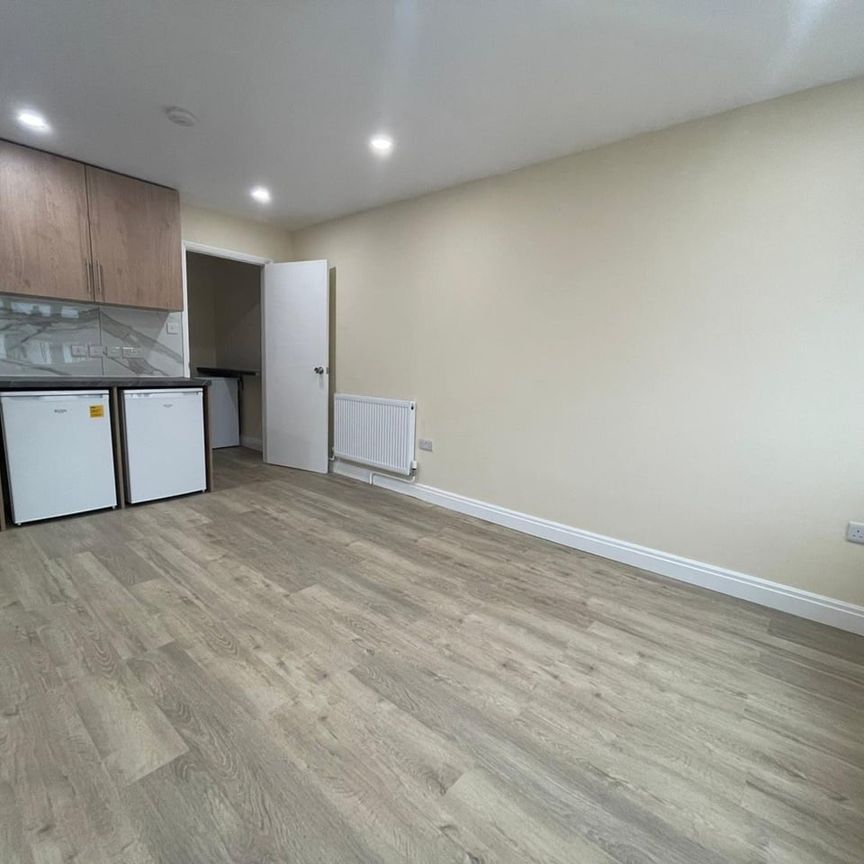 1 Bed Flat, Torbay Road, HA2 - Photo 1