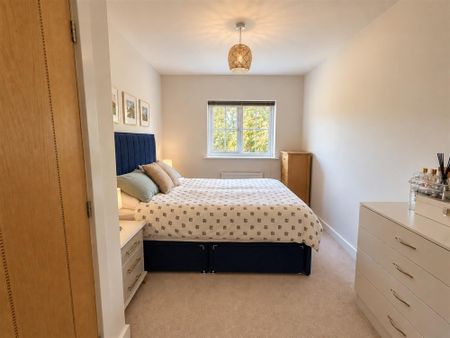 Loyd-Lindsay Square ,Winchester, Unfurnished - Photo 4
